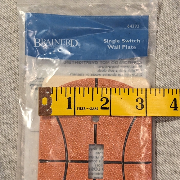 Brainerd Single Switch Wall Plate Die Cast Basketball - New in Packaging - Picture 7 of 8